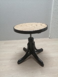 Tabouret réglable en hauteur